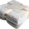 Plaid Sherpa Fleece 130x160cm Beige -Gusta® 1200x889